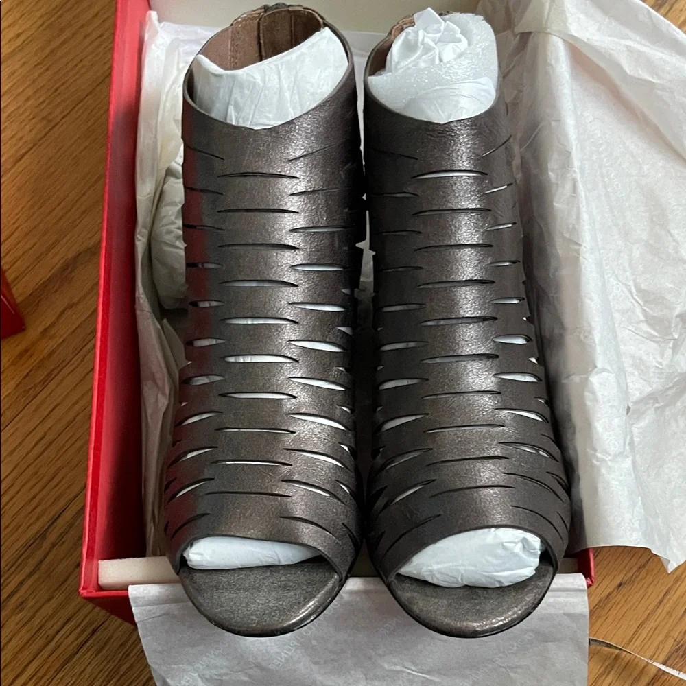 Donald J. Pliner Bootie Open Toe - Picture 2 of 6